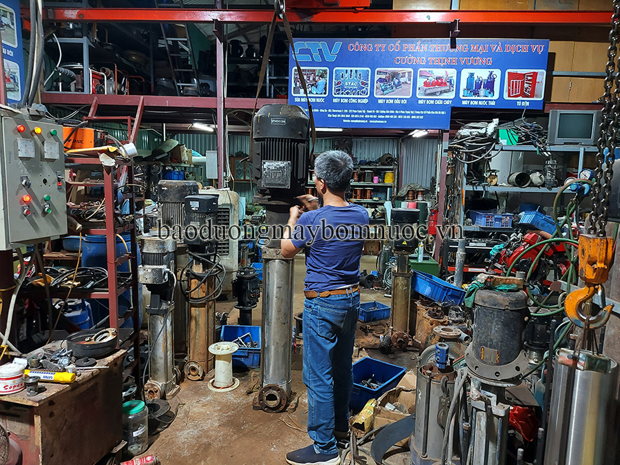 Sửa máy bơm trục đứng khi bị hòng buồng bơm tại Cường Thịnh Vương